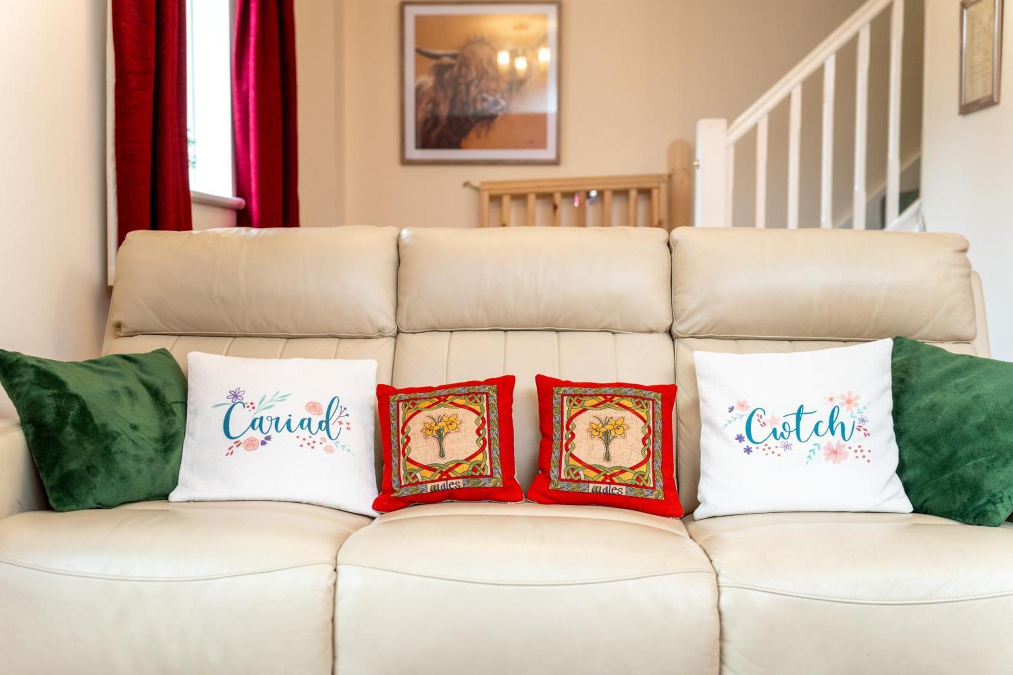 Comfortable And Spacious Superb Holiday Home In Llanelli, Dog Friendly 外观 照片