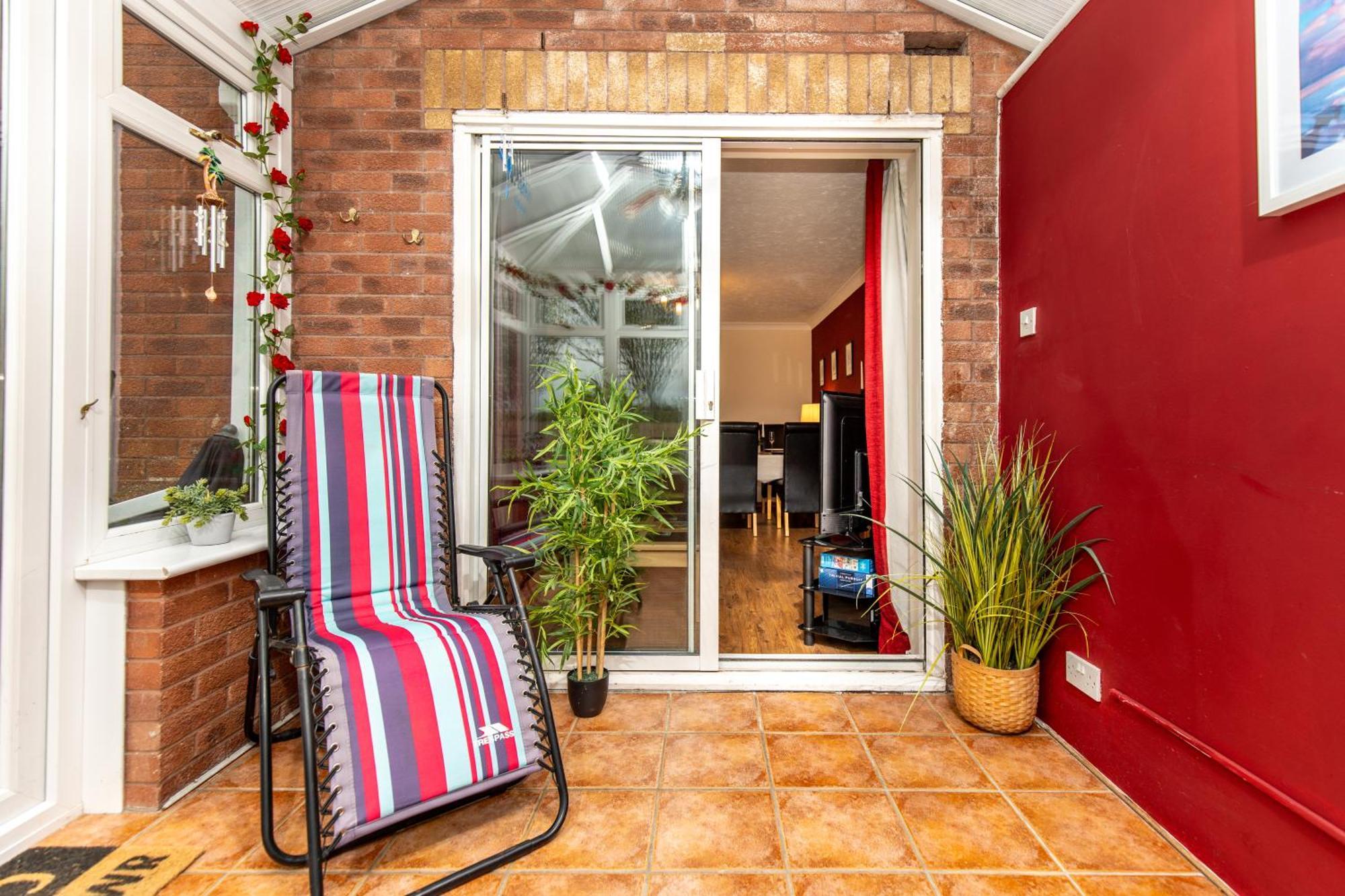 Comfortable And Spacious Superb Holiday Home In Llanelli, Dog Friendly 外观 照片
