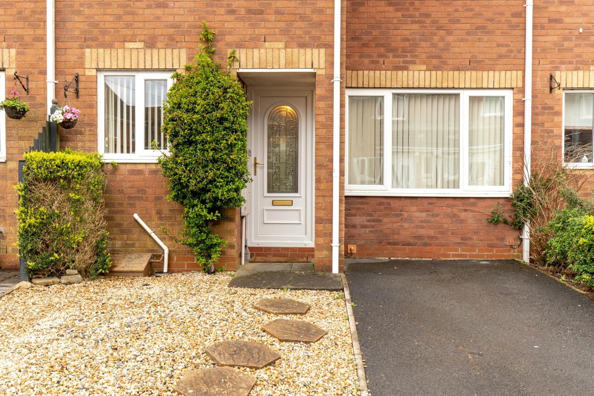 Comfortable And Spacious Superb Holiday Home In Llanelli, Dog Friendly 外观 照片