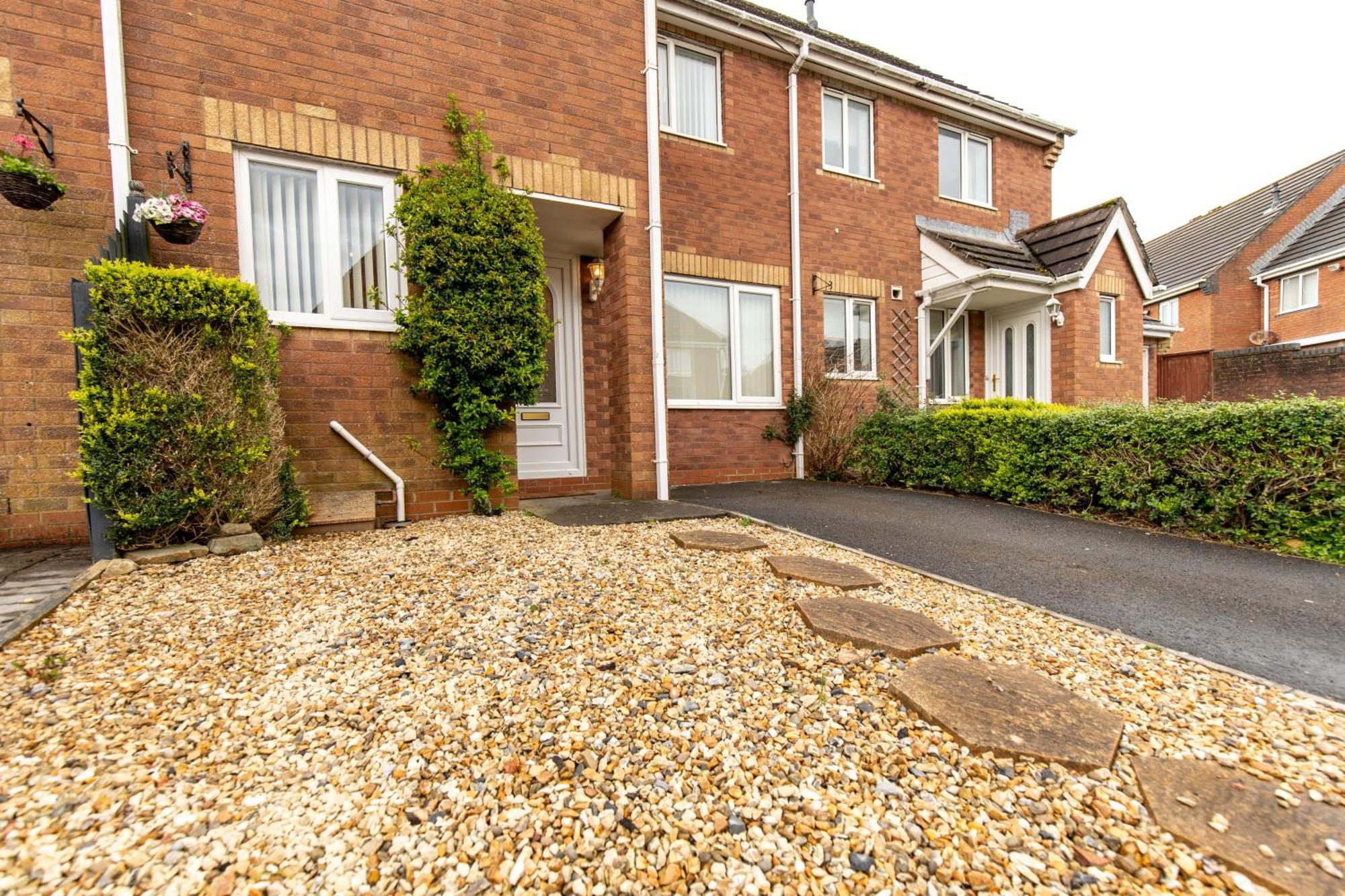 Comfortable And Spacious Superb Holiday Home In Llanelli, Dog Friendly 外观 照片